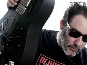 Dave Arcari artist photo
