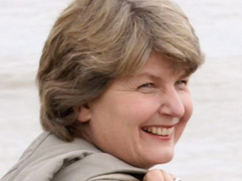Sandi Toksvig artist photo