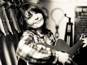 Nicky Swann artist photo