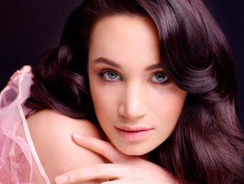 Laura Wright artist photo