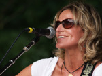 Lizanne Knott artist photo