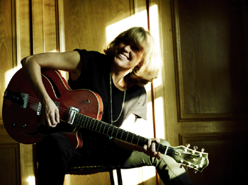 Cerys By Candlelight: Cerys Matthews picture