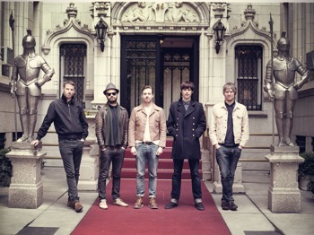 Kaiser Chiefs artist photo