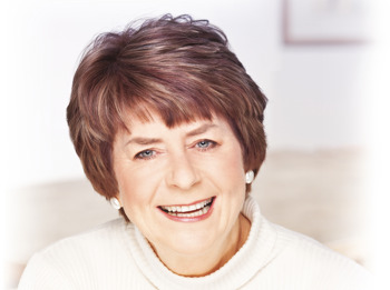 Pam Ayres artist photo
