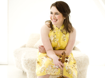 Chloe Hanslip artist photo