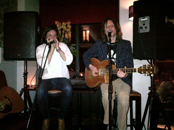 Music Nights At Balans: 2 in tune picture
