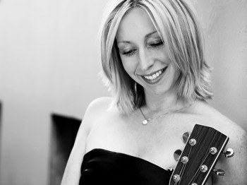 Michelle Nadia artist photo