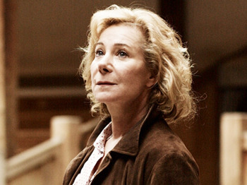 Zoe Wanamaker artist photo