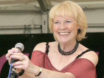Val Wiseman artist photo