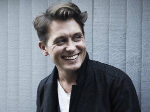 Mark Owen artist photo