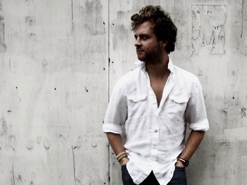 Antony Raine artist photo