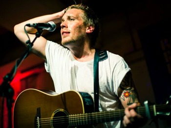 Rob Lynch artist photo