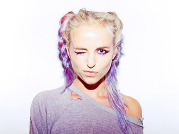 Kyla La Grange artist photo