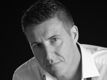 Glen Leon artist photo