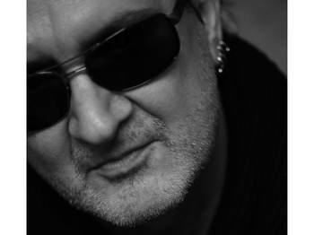Wayne Hussey (The Mission) artist photo