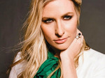 Holly Williams artist photo