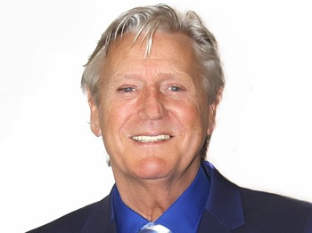 Joe Longthorne artist photo
