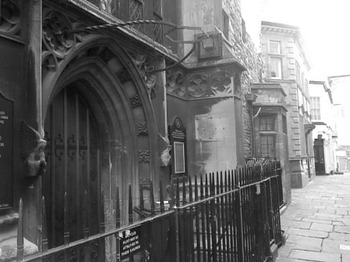 Haunted and Hidden Bristol Walking Tour picture