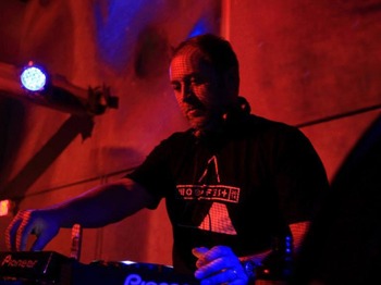 Lee Coombs artist photo