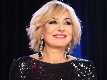 Googoosh artist photo