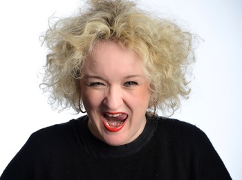 Abi Roberts artist photo