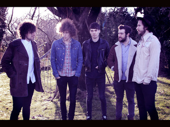 Glass Caves artist photo