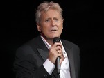 Joe Longthorne artist photo