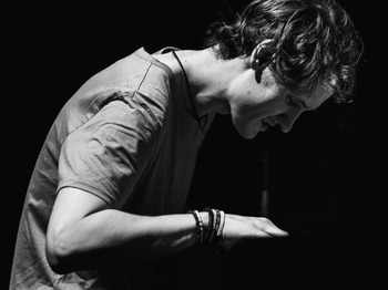 Theo Jackson artist photo