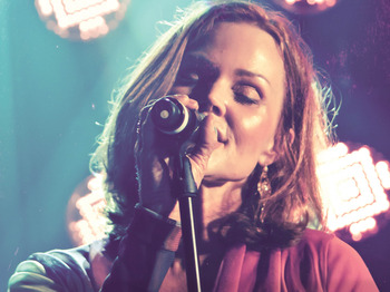 Belinda Carlisle artist photo