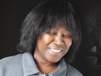 Joan Armatrading artist photo