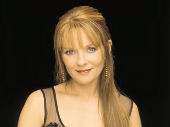 Mary Duff artist photo