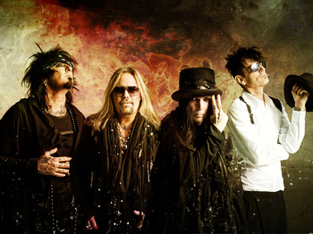 Mötley Crüe artist photo