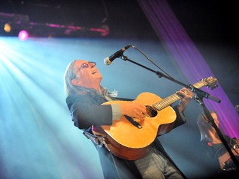 Dougie MacLean artist photo