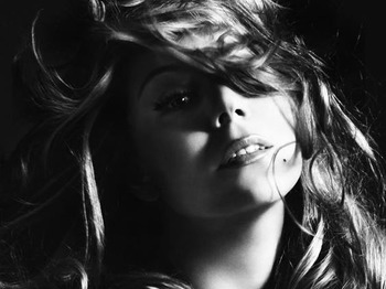 Mariah Carey artist photo