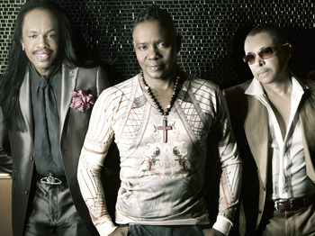 Earth Wind And Fire artist photo