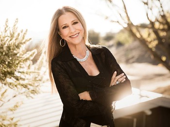 Rita Coolidge artist photo