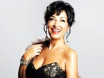 Ria Jones artist photo