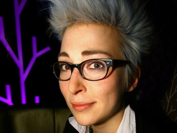 Iszi Lawrence artist photo