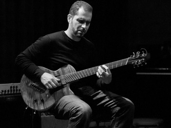 Charlie Hunter artist photo
