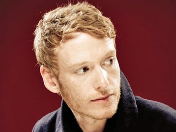 Teddy Thompson artist photo