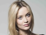 Laura Whitmore artist photo