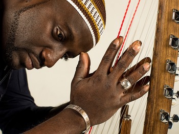 Seckou Keita artist photo