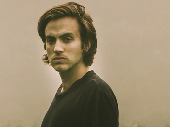 Andrew Combs artist photo