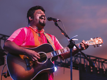 Raghu Dixit artist photo