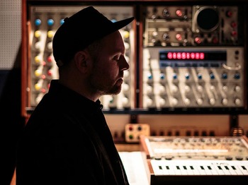 DJ Shadow artist photo