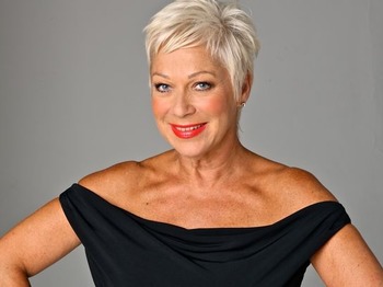 Denise Welch artist photo