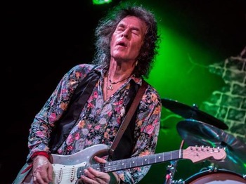 Bernie Torme artist photo