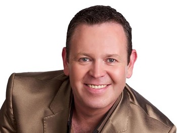 Stephen Smyth artist photo