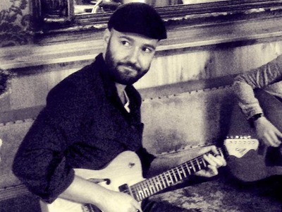 Tom Mitchell artist photo