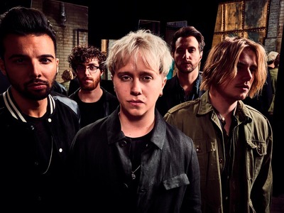 Nothing But Thieves artist photo
